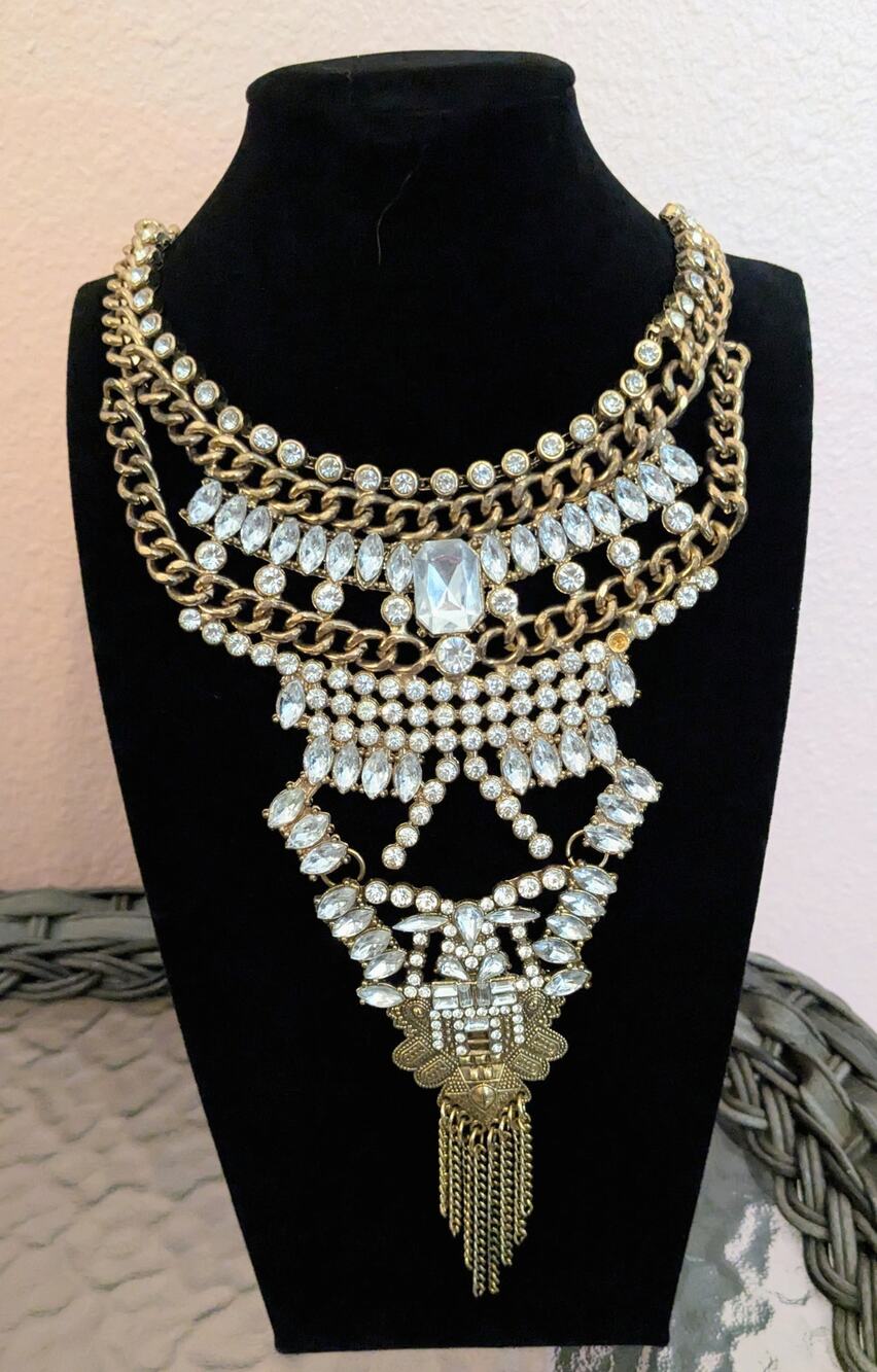 Beautiful Vintage Exquisite Large Rhinestone Necklace Cleopatra Statement Piece